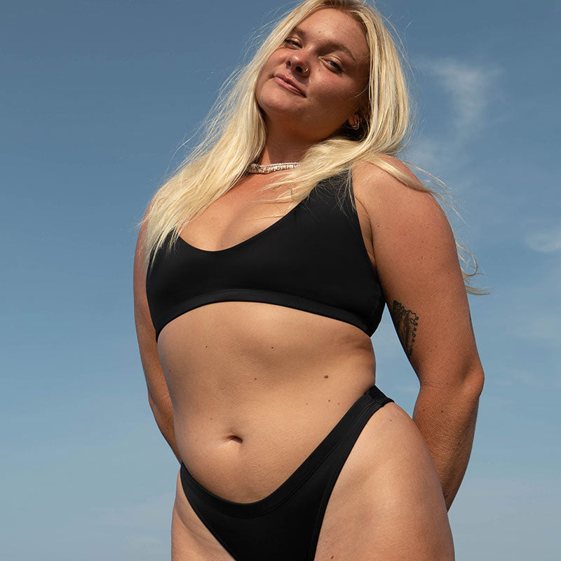 Nias Surf Bikini Top in Black