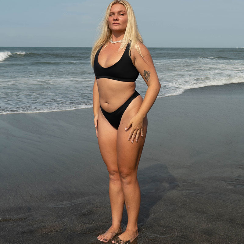 Nias Surf Bikini Top in Black